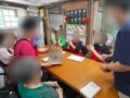 지속적인 미소와 정중한 응대로 어르신들께 안정감을 제공하였으며, 특히 보호자 민원에 성실히 응대하여 만족도를 높은  종사자를  반기별로 포상하고 있습니다.
